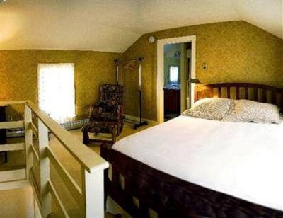 фото отеля The Red Clover Inn