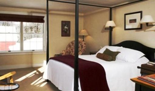 фото отеля The Red Clover Inn