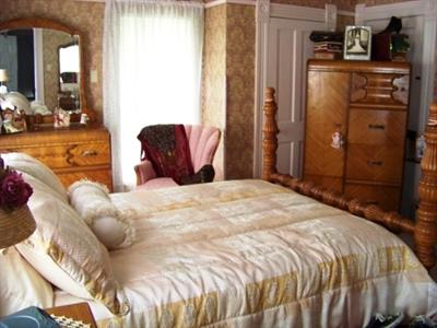 фото отеля The Maples Bed & Breakfast
