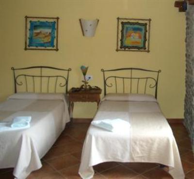 фото отеля Hostal Rural Basajarau