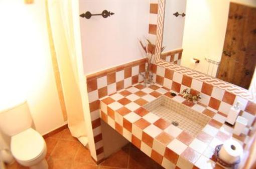фото отеля Hostal Rural Basajarau