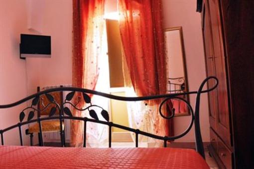 фото отеля Al Borgo Antico Crispiano