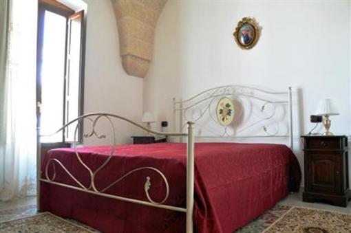 фото отеля Al Borgo Antico Crispiano