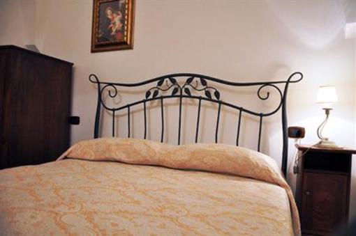 фото отеля Al Borgo Antico Crispiano