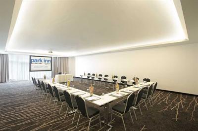фото отеля Park Inn by Radisson Dusseldorf Kaarst