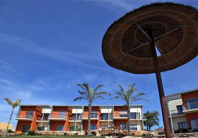 фото отеля Sunset Village – Villas & Apartment