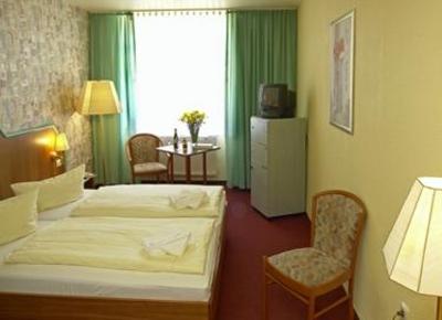 фото отеля Hotel Ratskeller Eibenstock