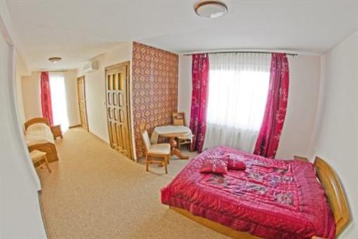 фото отеля Dwor Dziekanow