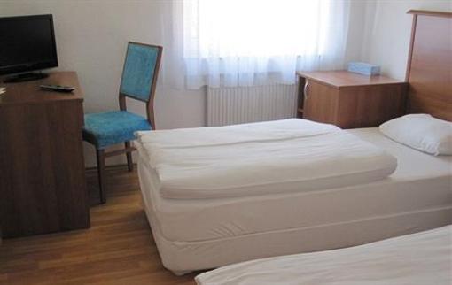 фото отеля Legend Hotel Biebesheim am Rhein