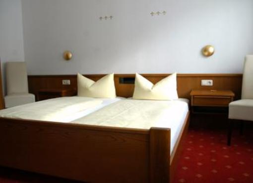 фото отеля Hotel Zum Weinkrug
