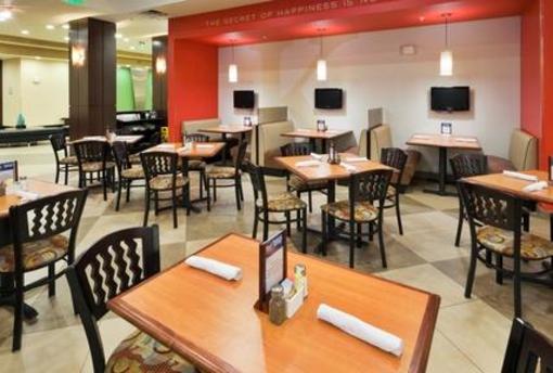 фото отеля Holiday Inn & Suites Waco Northwest