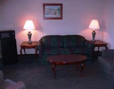 фото отеля Patriot Inn & Suites