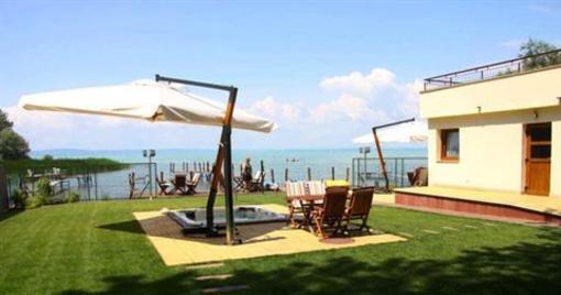 фото отеля Royal Mediterran Apartman Haz Siofok
