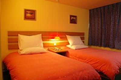 фото отеля Home Inn Tian Ning North Road Zhaoqing