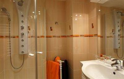 фото отеля Hotel Du Dauphin L'Aigle