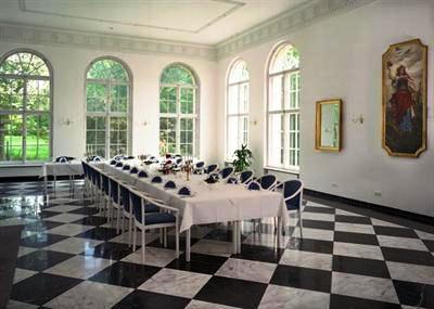 фото отеля Hotel Schloss Storkau