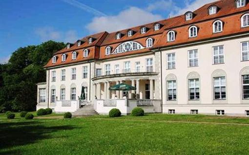 фото отеля Hotel Schloss Storkau