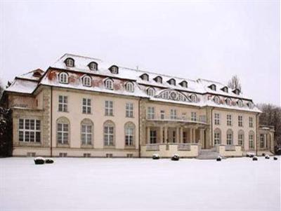 фото отеля Hotel Schloss Storkau