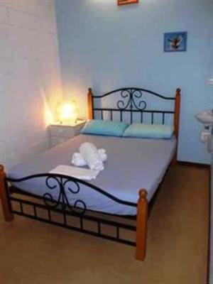 фото отеля Absolute Backpackers Mission Beach
