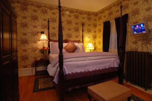 фото отеля Great Tree Inn Chautauqua