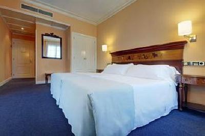 фото отеля Tryp Arenal Hotel