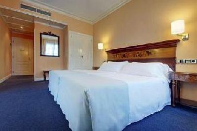 фото отеля Tryp Arenal Hotel