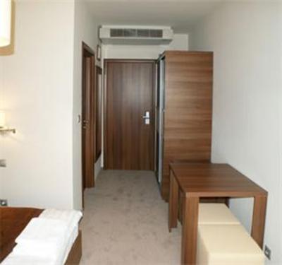 фото отеля Airport Wellness Panzio
