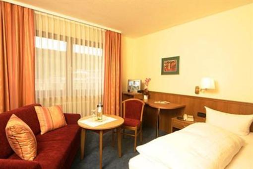фото отеля Hotel Krone Niefern-Oschelbronn