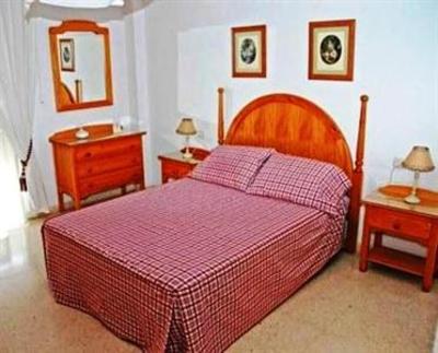 фото отеля Apartamentos Piramides Puerto Blanco Velez-Malaga