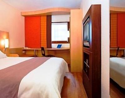 фото отеля Hotel Ibis Nantes Nord Treillieres