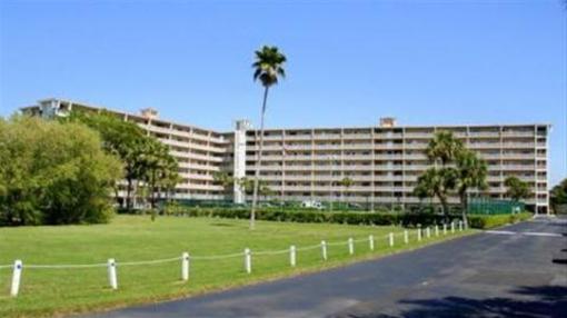 фото отеля Bayshores Yacht Hotel Indian Shores