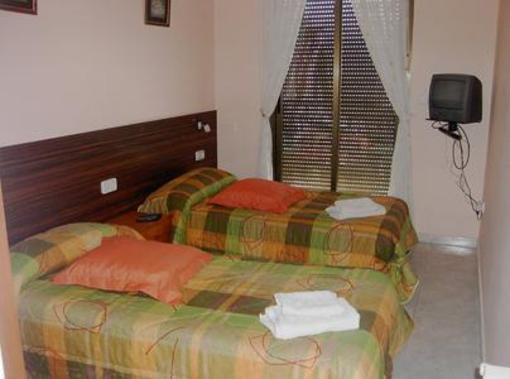 фото отеля Hostal Escarla