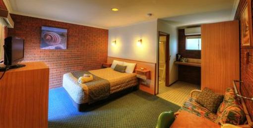 фото отеля Tanjil Motor Inn