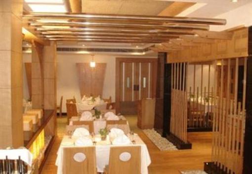 фото отеля Ramada Plaza JHV Varanasi