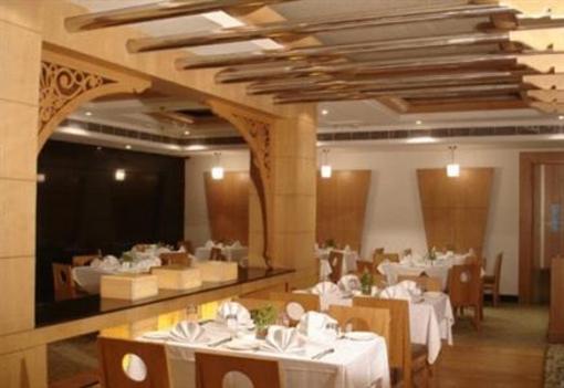 фото отеля Ramada Plaza JHV Varanasi