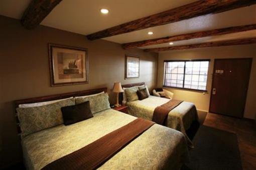 фото отеля Sleepy Hollow Cabins and Motel