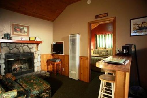 фото отеля Sleepy Hollow Cabins and Motel