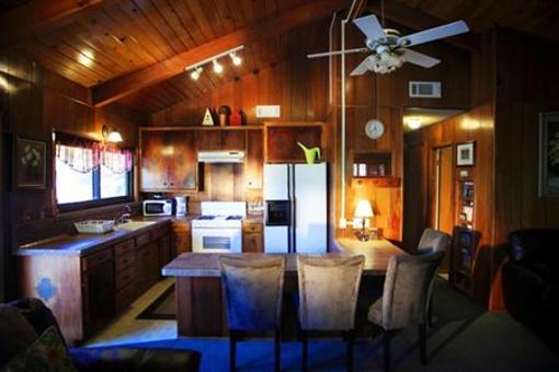 фото отеля Sleepy Hollow Cabins and Motel