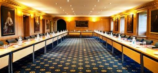 фото отеля Brocket Hall