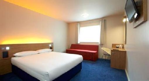 фото отеля Travelodge London Edmonton