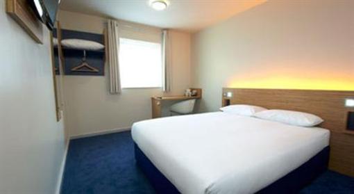 фото отеля Travelodge London Edmonton