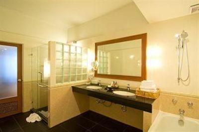 фото отеля Manhattan Hotel Bangkok
