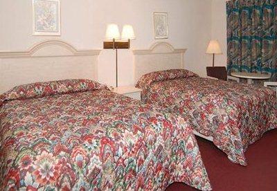 фото отеля Rodeway Inn Lake City