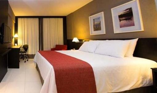 фото отеля Holiday Inn Express Maceio Ponta Verde