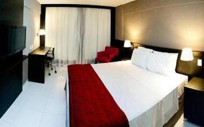 фото отеля Holiday Inn Express Maceio Ponta Verde