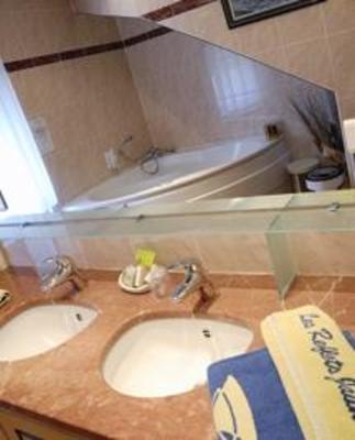 фото отеля Hotel Les Reflets Jaunes