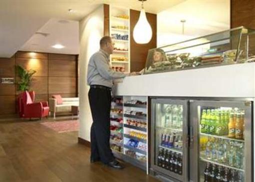фото отеля Hampton by Hilton St George's Park Burton Upon Trent