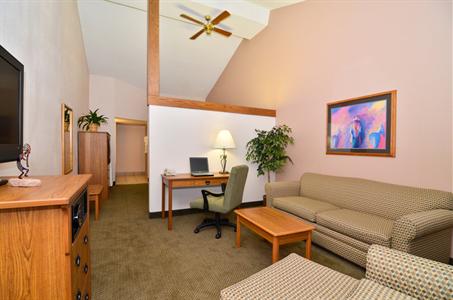 фото отеля BEST WESTERN PLUS Saddleback Inn and Conference Center