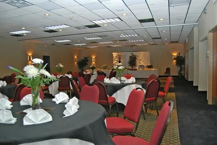 фото отеля BEST WESTERN PLUS Saddleback Inn and Conference Center