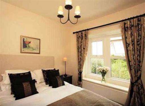 фото отеля Lorne House Corsham